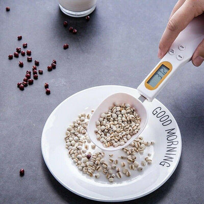 Kitchen scale weighing spoon